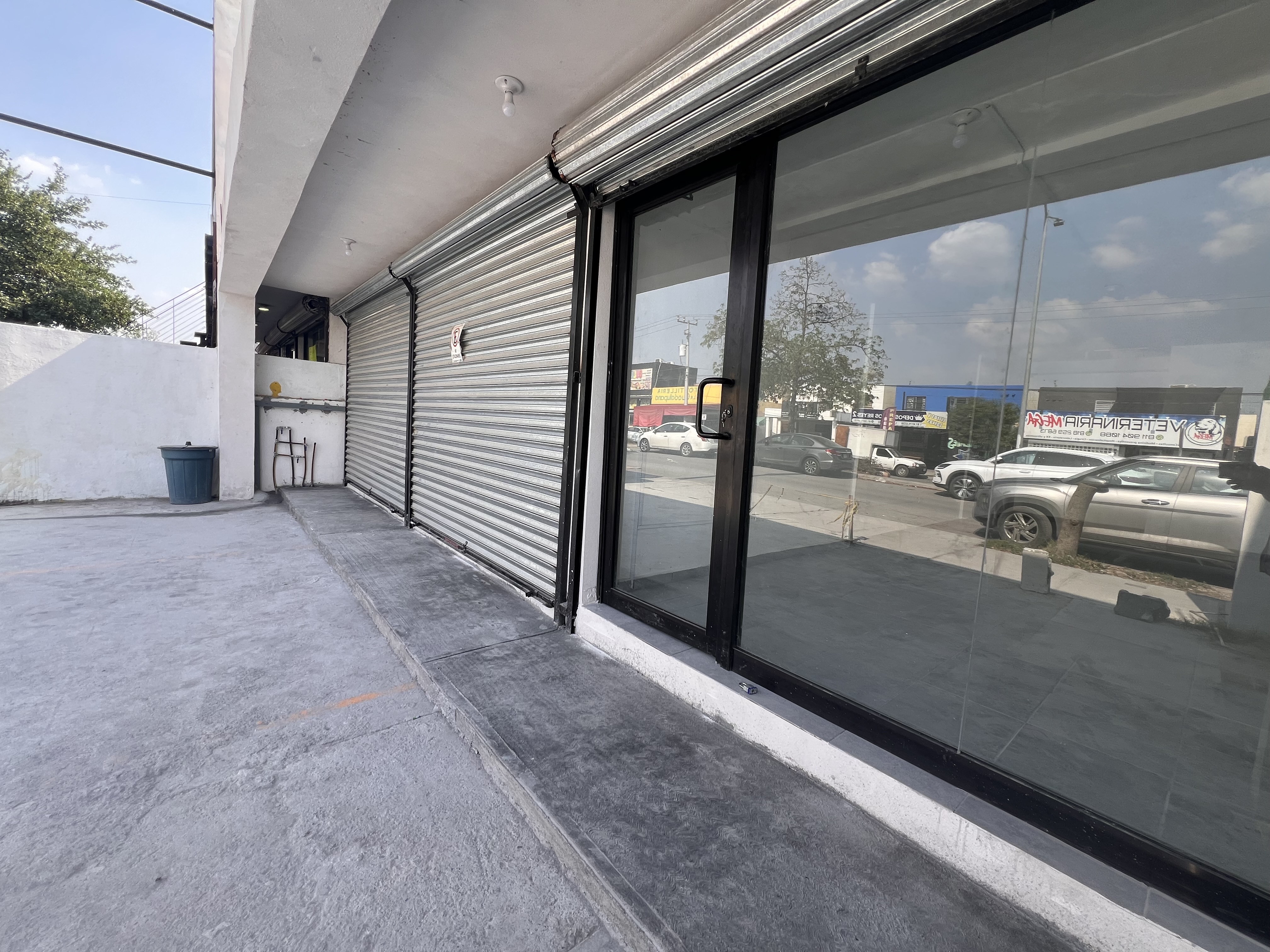 Local en renta en Mitras Poniente 