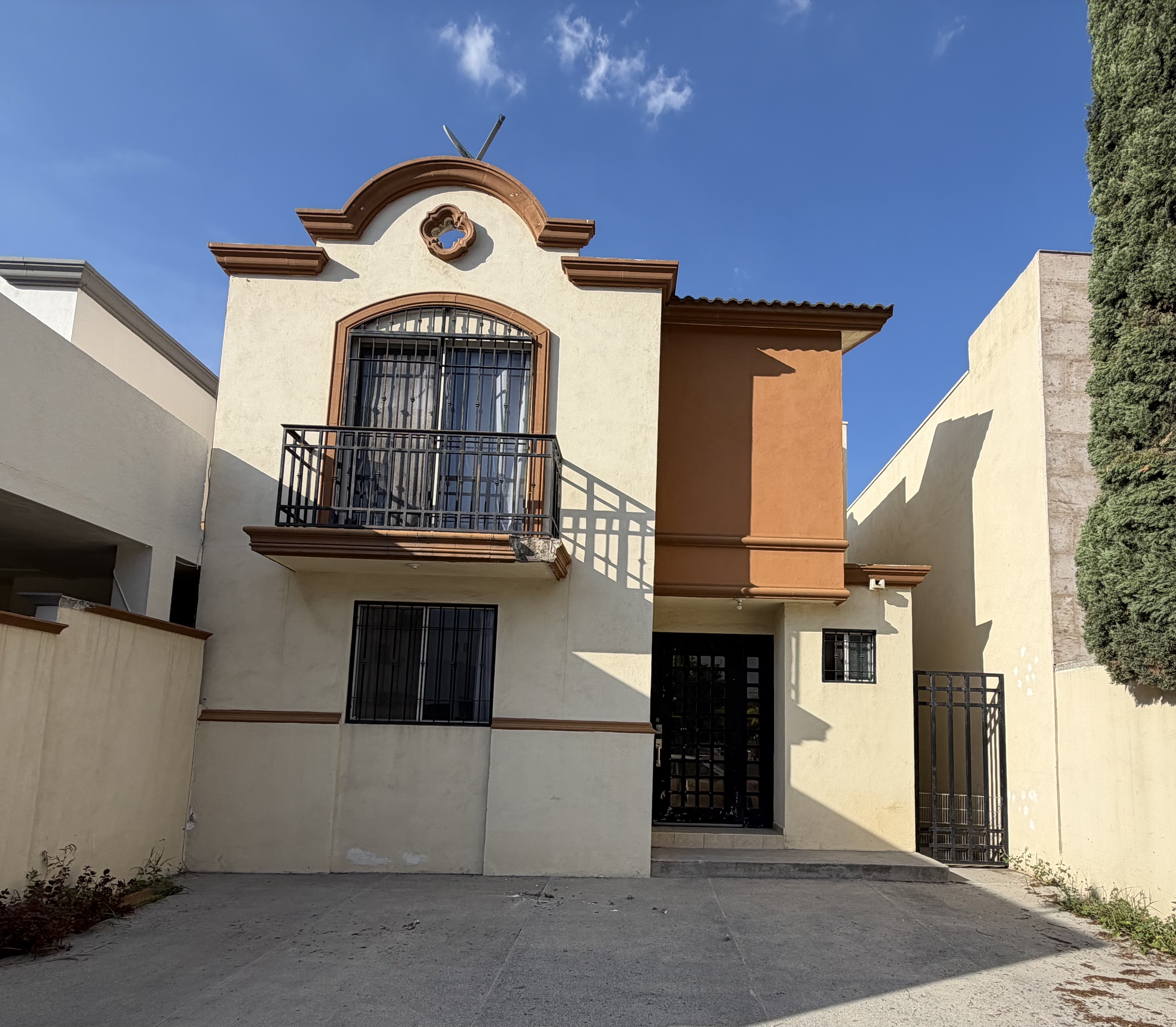 Casa en renta en Puerta de Hierro, Cumbres, Monterrey, N.L.